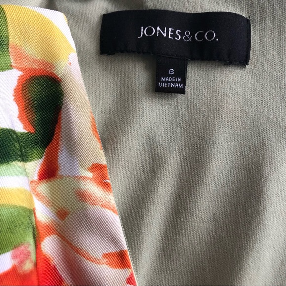 Jones & Co. Sleeveless Dress in multi colored splash print with belt size 6 - Picture 4 of 4